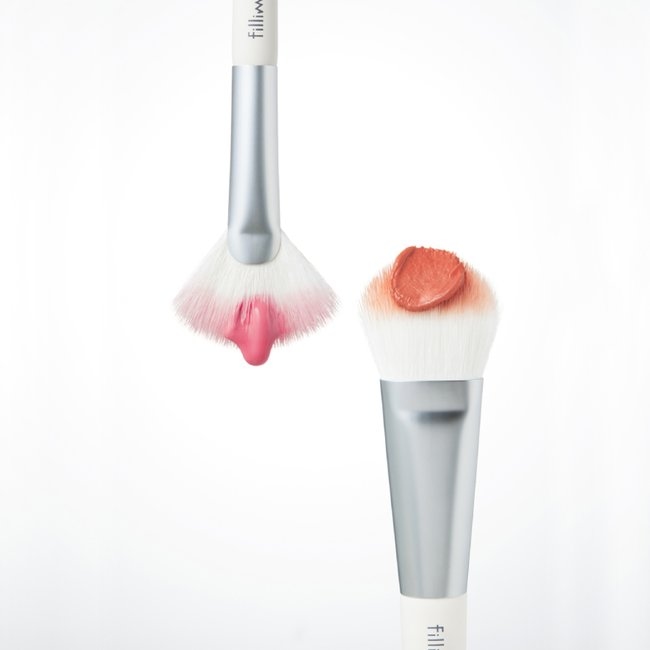 Watery Blusher Brush 887 (+ Pact-Type Makeup Palette) (2504) (-)